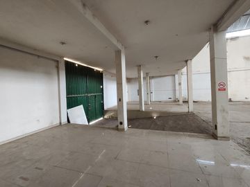 Se Vende Local Comercial de 4 Pisos + Patio en Huamanga, Ayacucho