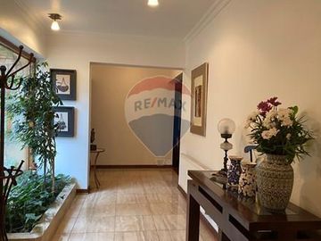 Amplia casa Vía Regina, La Reina