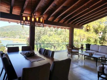 Casa en Renta en Avandaro con Vista al Lago