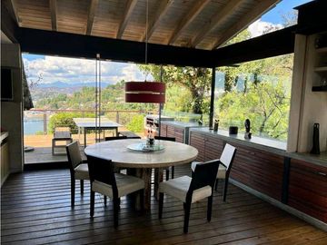 CASA EN VENTA  EN  AVANDARO