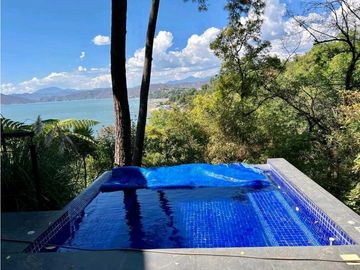 CASA EN VENTA  EN  AVANDARO
