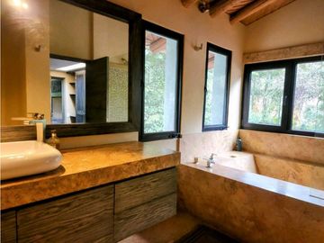 RESIDENCIA CAMPESTRE DE LUJO EN VENTA EN VALLE DE BRAVO
