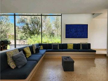 RESIDENCIA EN VENTA EN VALLE DE BRAVO DENTRO DE FRACCIONAMIENTO