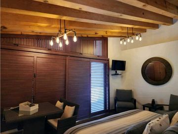 RESIDENCIA EN VENTA EN VALLE DE BRAVO DENTRO DE FRACCIONAMIENTO