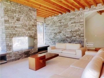 RESIDENCIA EN VENTA VALLE DE BRAVO CON VISTA AL LAGO