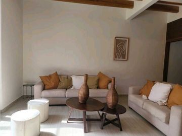 SE VENDE CASA EN VALLE DE BRAVO CON VISTA Y ACCESO AL LAGO