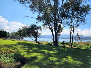 CASA EN RENTA EN VALLE DE BRAVO