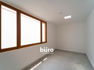 LINDA CASA ESQUINA EN VENTA CON LA MEJOR CAVA EN LA PRADERA LA MOLINA