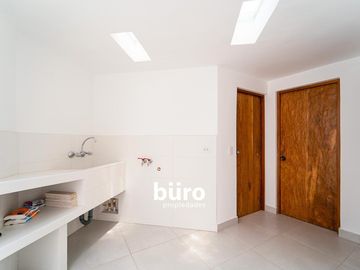 LINDA CASA ESQUINA EN VENTA CON LA MEJOR CAVA EN LA PRADERA LA MOLINA
