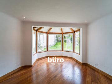 LINDA CASA ESQUINA EN VENTA CON LA MEJOR CAVA EN LA PRADERA LA MOLINA