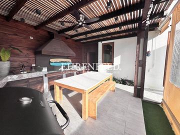 Pinares de Montemar, Concón. Exclusiva casa en condominio.