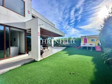 Pinares de Montemar, Concón. Exclusiva casa en condominio.