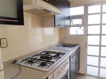 CASA EN VENTA EN BOSQUES DE LOS HÉROES!! FRACC CERRADO!! 14 SUR Y PERIFERICO!