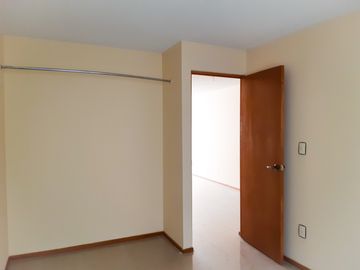 CASA EN VENTA EN BOSQUES DE LOS HÉROES!! FRACC CERRADO!! 14 SUR Y PERIFERICO!