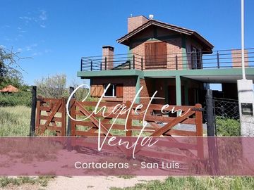 Exclusivo Chalet con Vistas Panorámicas a la Sierra y el Arroyo