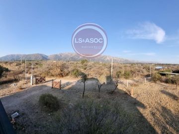 Exclusivo Chalet con Vistas Panorámicas a la Sierra y el Arroyo
