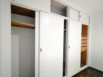 OPORTUNIDAD! Dpto. 1DORM amplio y luminoso! A mtrs. Av. Colon! Con Escritura!