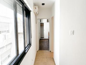 OPORTUNIDAD! Dpto. 1DORM amplio y luminoso! A mtrs. Av. Colon! Con Escritura!