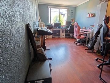 LINDA CASA DE 2 PISOS (2 ESTACIONAMIENTOS)