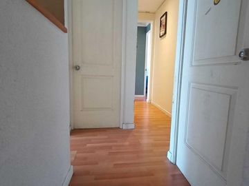 LINDA CASA DE 2 PISOS (2 ESTACIONAMIENTOS)