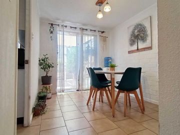LINDA CASA DE 2 PISOS (2 ESTACIONAMIENTOS)