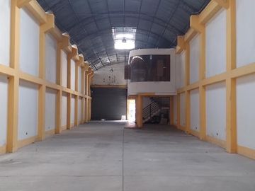 Local Comercial de 2 pisos ubicado en zona comercial - Iquitos