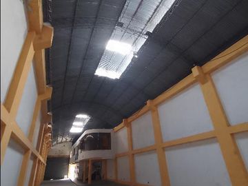 Local Comercial de 2 pisos ubicado en zona comercial - Iquitos