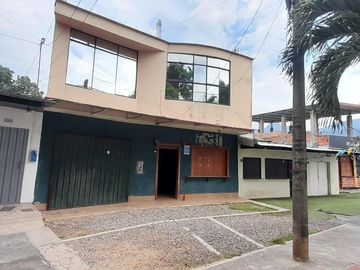 ¡Gran Oferta! - Se Vende Casa de 2 Pisos en Tarapoto