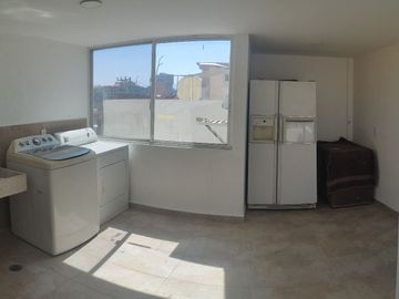 SE VENDE  CASA CON 7 RECÁMARAS REMODELADA EN TECAMACHALCO (V)