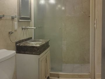 SE VENDE  CASA CON 7 RECÁMARAS REMODELADA EN TECAMACHALCO (V)