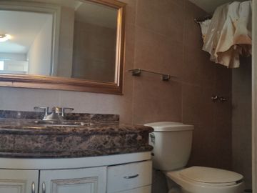 SE VENDE  CASA CON 7 RECÁMARAS REMODELADA EN TECAMACHALCO (V)