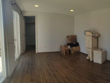 SE VENDE  CASA CON 7 RECÁMARAS REMODELADA EN TECAMACHALCO (V)