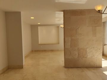 SE VENDE  CASA CON 7 RECÁMARAS REMODELADA EN TECAMACHALCO (V)