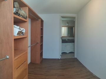 SE VENDE  CASA CON 7 RECÁMARAS REMODELADA EN TECAMACHALCO (V)