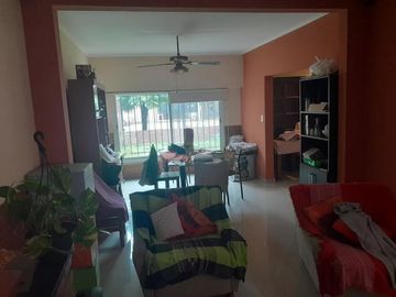 Casa en venta - 3 Dormitorios 3 Baños - Cocheras - 620Mts2 - Ingeniero Maschwitz