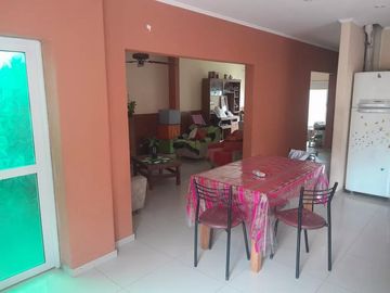 Casa en venta - 3 Dormitorios 3 Baños - Cocheras - 620Mts2 - Ingeniero Maschwitz