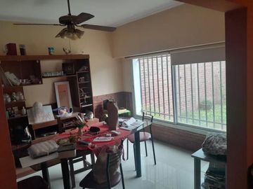 Casa en venta - 3 Dormitorios 3 Baños - Cocheras - 620Mts2 - Ingeniero Maschwitz