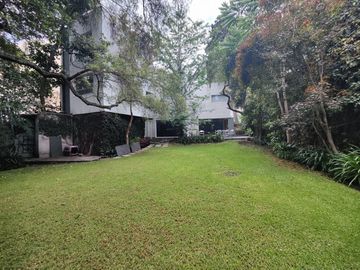SE VENDE CASA EN LOMAS DE CHAPULTEPEC (V)