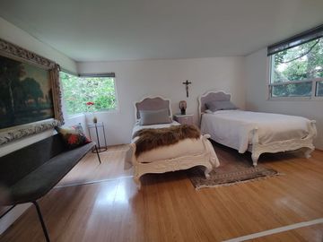 SE VENDE CASA EN LOMAS DE CHAPULTEPEC (V)
