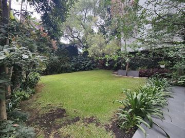 SE VENDE CASA EN LOMAS DE CHAPULTEPEC (V)