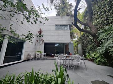 SE VENDE CASA EN LOMAS DE CHAPULTEPEC (V)