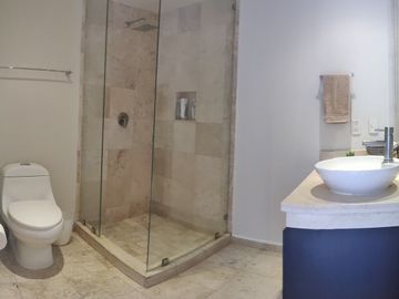 SE VENDE DEPARTAMENTO EN CALLE CERRADA EN  TECAMACHALCO CON 3 TERRAZAS (V)