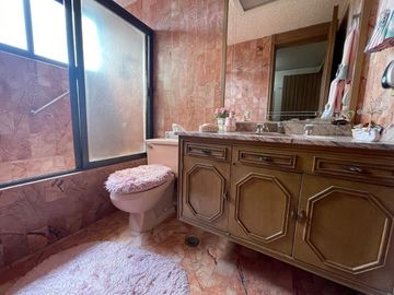 Casa a la  Renta  Amueblada o Venta en Bosques de las Lomas (V)