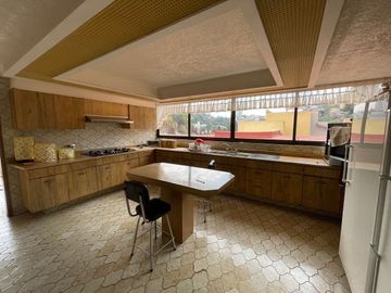 Casa a la  Renta  Amueblada o Venta en Bosques de las Lomas (V)