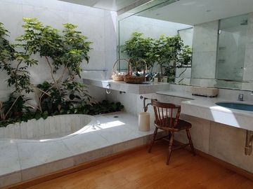 SE RENTA EXCELENTE CASA EN LOMAS DE TECAMACHALCO (V