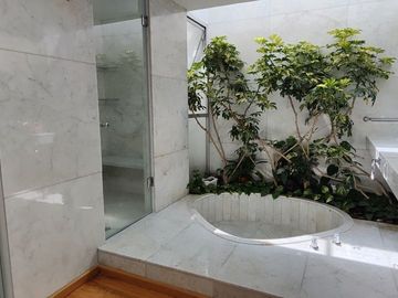 SE RENTA EXCELENTE CASA EN LOMAS DE TECAMACHALCO (V