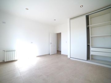 casa moderna  a la venta en Club de campo la asuncion lujan