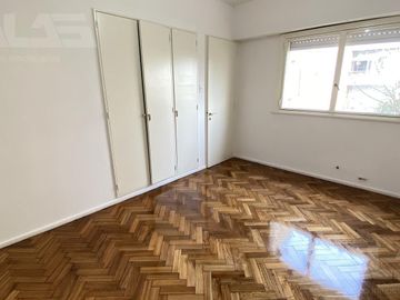Departamento en Castelar Norte Centro - 4 Ambientes - Iluminado -Terraza -