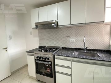 Departamento en Castelar Norte Centro - 4 Ambientes - Iluminado -Terraza -