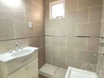 Departamento en Castelar Norte Centro - 4 Ambientes - Iluminado -Terraza -